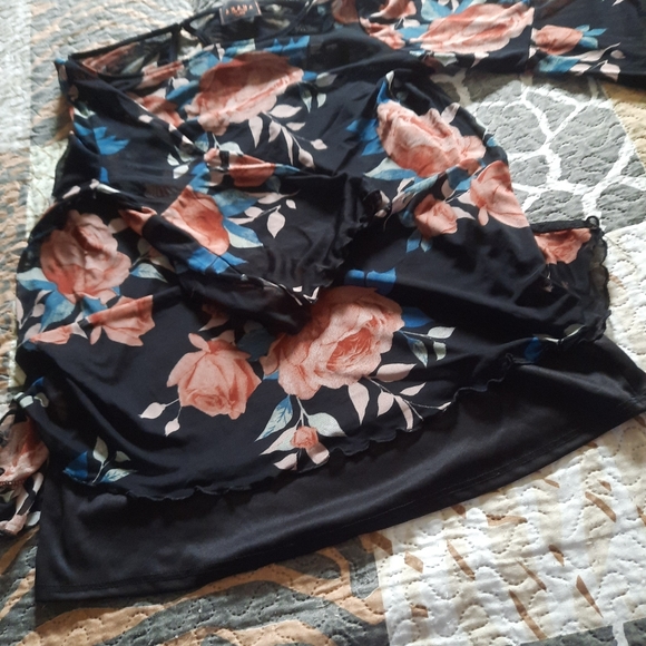 Blouse - Picture 3 of 3